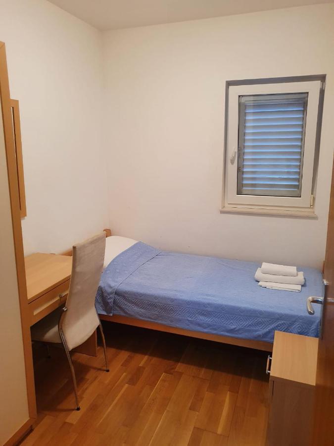 Mirce Aparthotel Marina Gromela מראה חיצוני תמונה