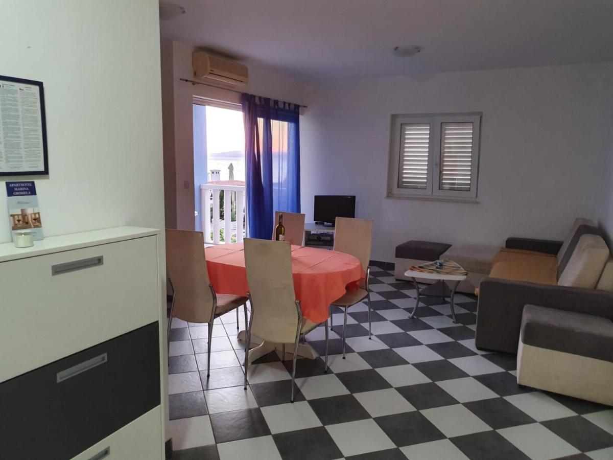 Mirce Aparthotel Marina Gromela מראה חיצוני תמונה