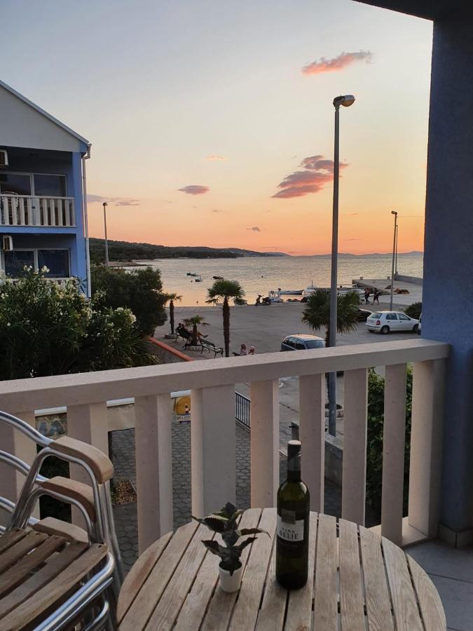 Mirce Aparthotel Marina Gromela מראה חיצוני תמונה