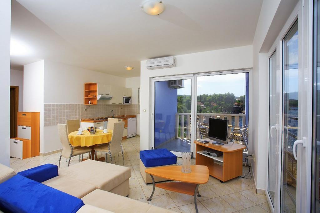 Mirce Aparthotel Marina Gromela חדר תמונה