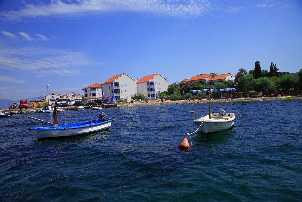 Mirce Aparthotel Marina Gromela חדר תמונה