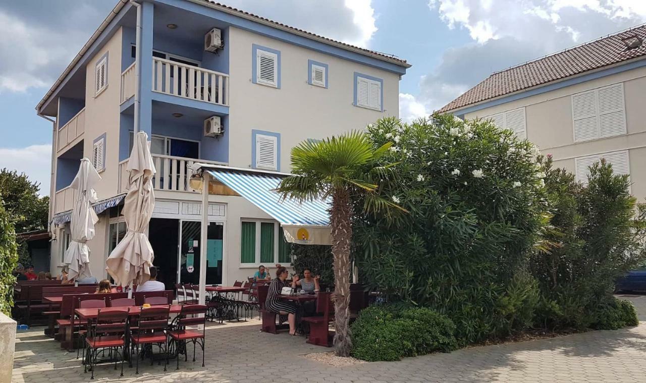 Mirce Aparthotel Marina Gromela מראה חיצוני תמונה