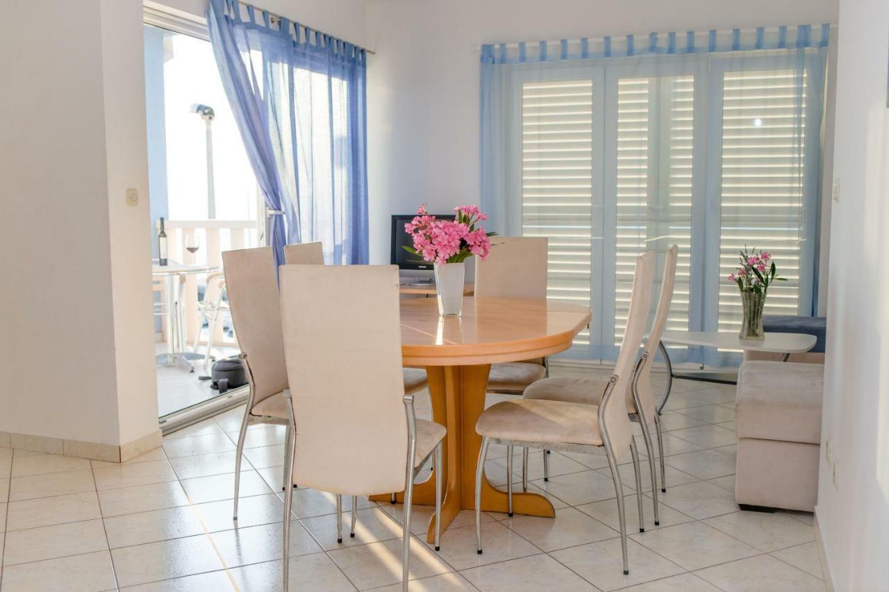 Mirce Aparthotel Marina Gromela מראה חיצוני תמונה