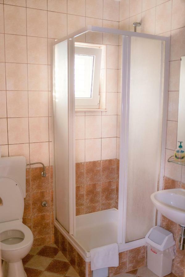 Mirce Aparthotel Marina Gromela מראה חיצוני תמונה