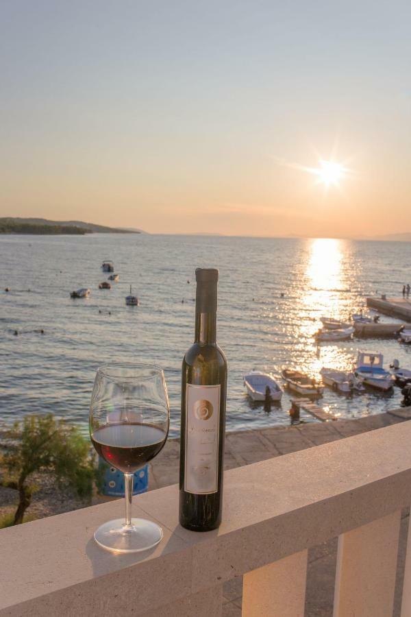 Mirce Aparthotel Marina Gromela מראה חיצוני תמונה
