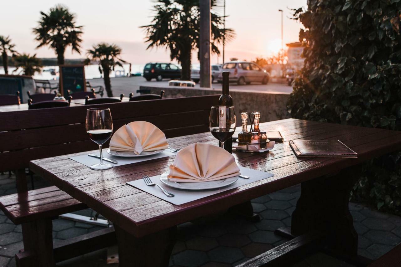 Mirce Aparthotel Marina Gromela מראה חיצוני תמונה